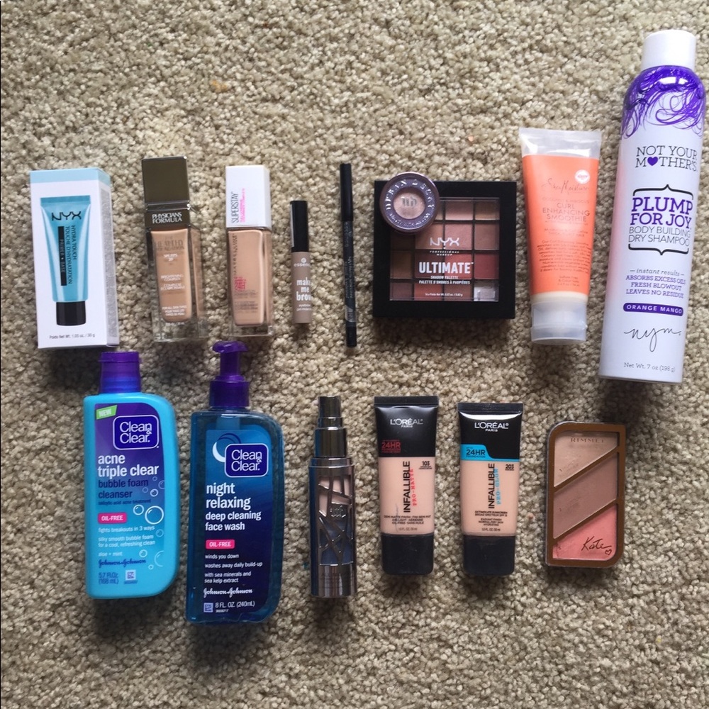 Makeup bundle. cleaning out my vanity.